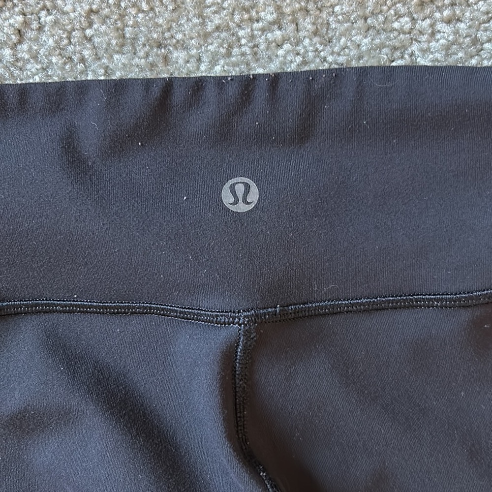 Lululemon Athletica mid-rise leggings, black, size 8 - Picture 5 of 6